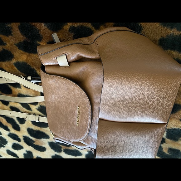 Michael Kors backpack - Picture 3 of 5